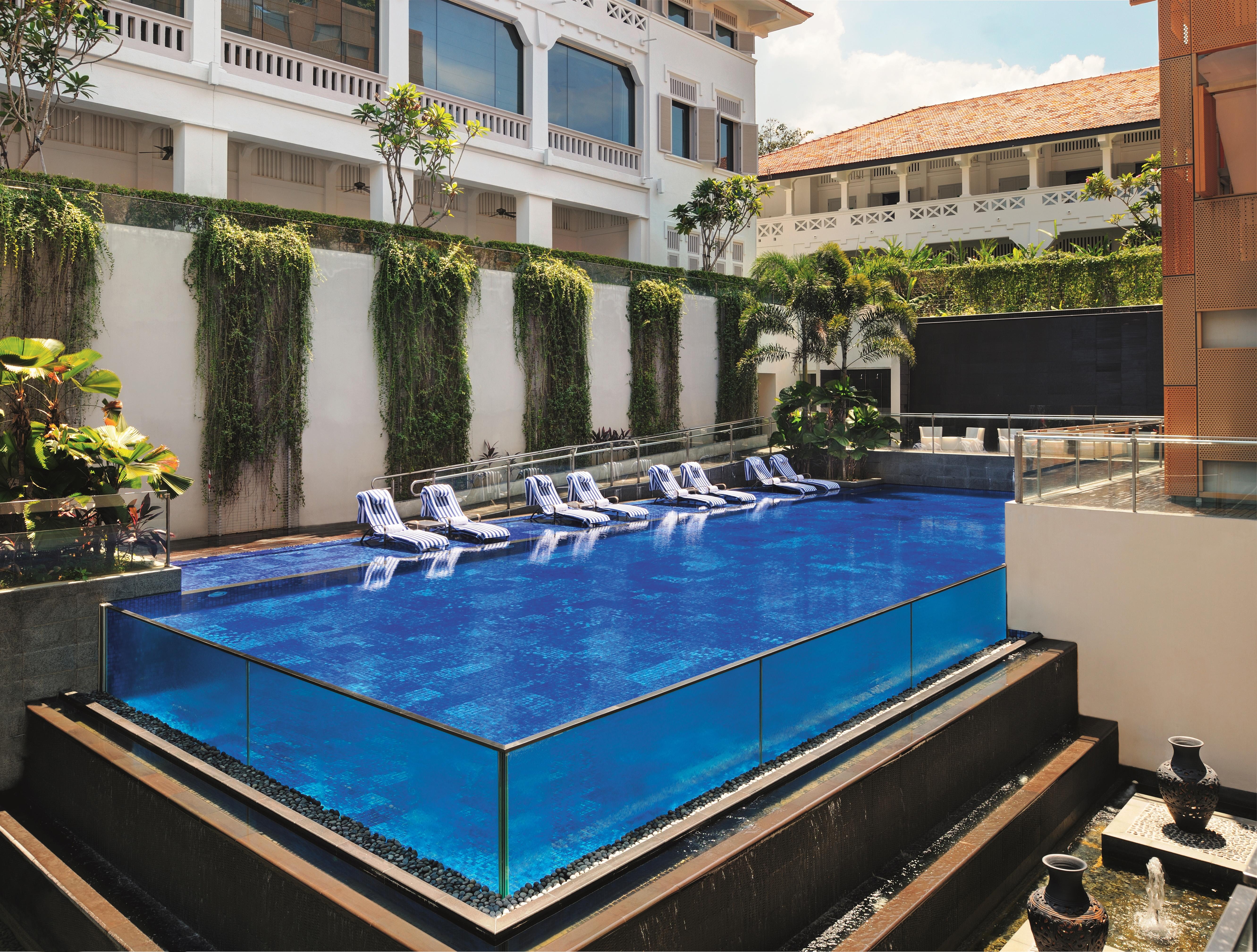 Oasia Resort Sentosa By Far East Hospitality Singapur Dış mekan fotoğraf The pool at the hotel