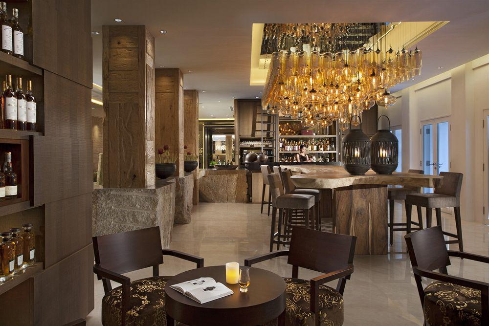Oasia Resort Sentosa By Far East Hospitality Singapur Restoran fotoğraf The bar at the hotel